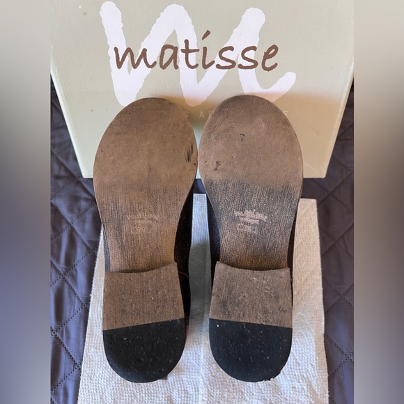 Matisse Distressed Boots - Picture 4 of 4